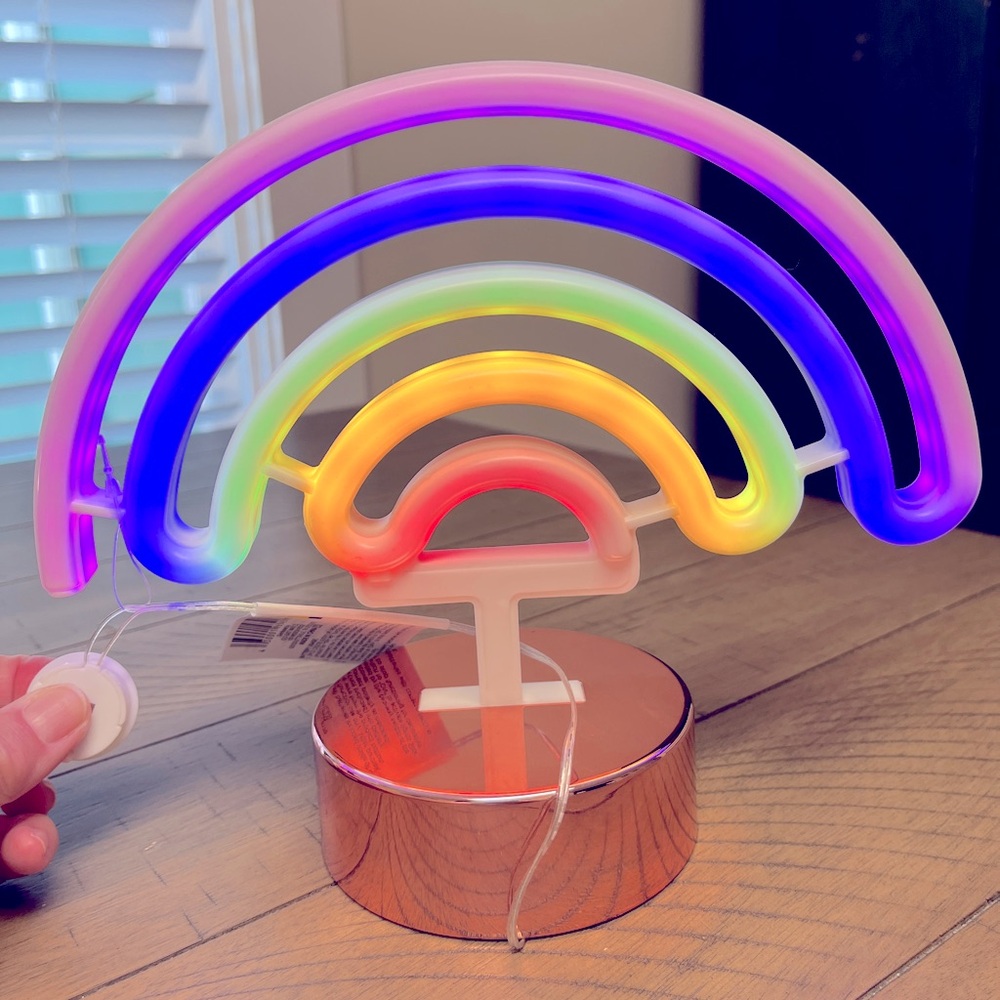 Rainbow Light 9”x7” Use 3 AA batteries. On/Off switch. NWT Plastic,Lite weight
